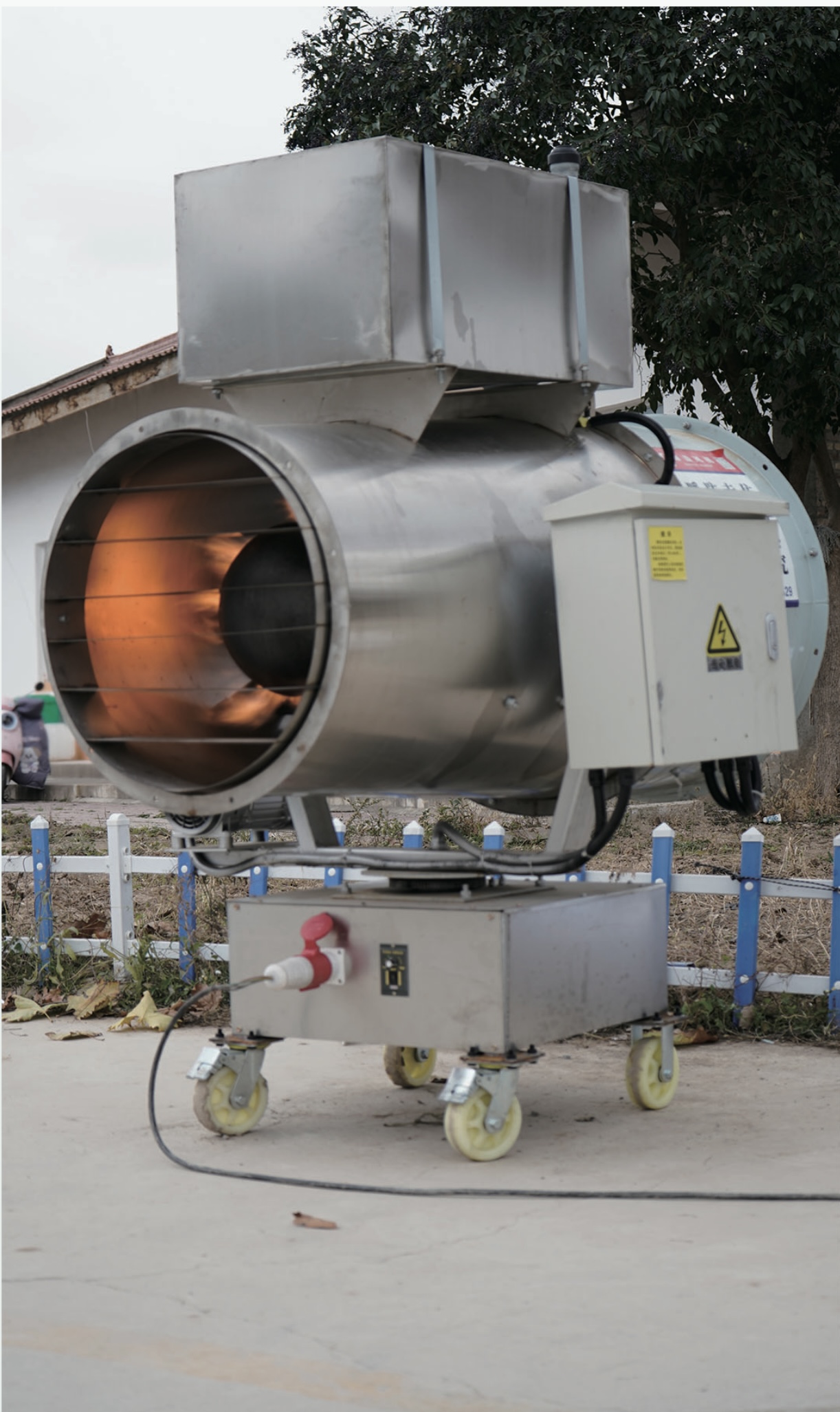 3FSG-40 360度地面旋轉(zhuǎn)暖風(fēng)式防霜機